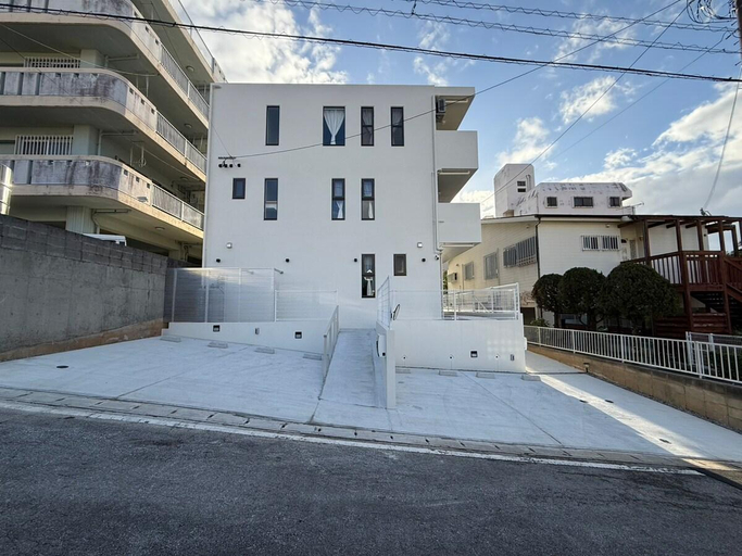 3, Onna Houses, Onna