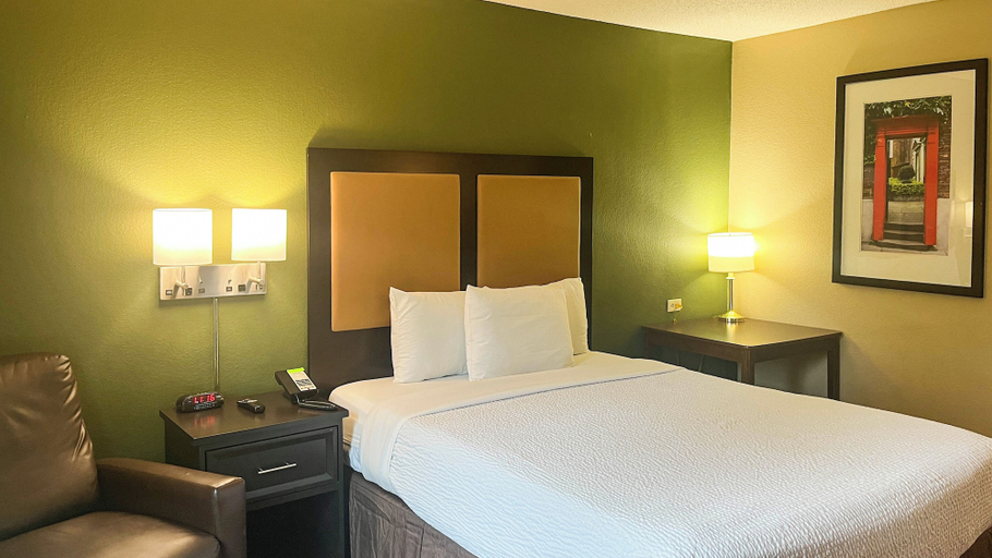 Bedroom 3, Studio 6 – Chantilly, VA – Washington Dulles Airport, Fairfax