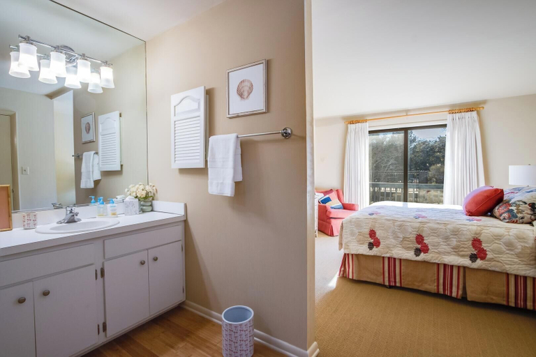 Room 5, Snug Harbor 7, Sussex