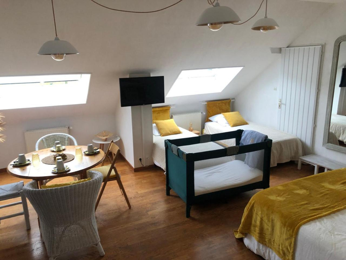 Others 4, Grande Chambre Familiale JAUNE Tout Bonnement Bien, Calvados