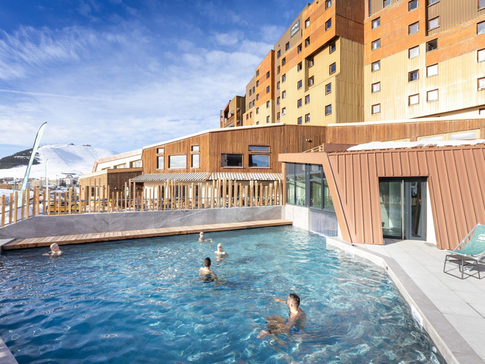 Pool 4, Living for Three in the Heart of Huez, Isère