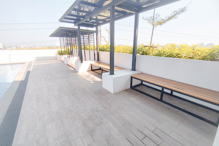 Exterior 5, Japanese Style Studio at Kyo Society Apartment By Travelio, Surabaya