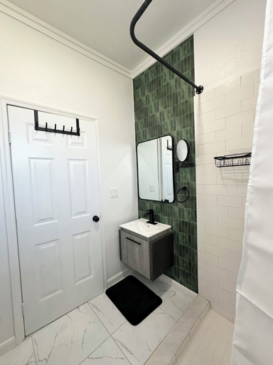 Bathroom 4, Delaporte Villas