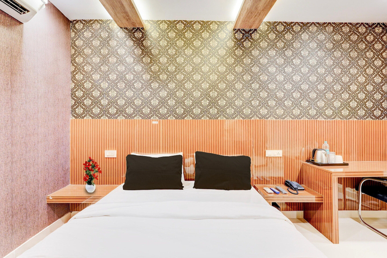 Room 5, Deluxe Joy Residency Kundrathur, Kancheepuram