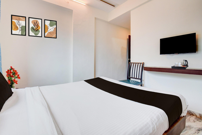Room 2, Classic With Balconygokul Lodge, Pune