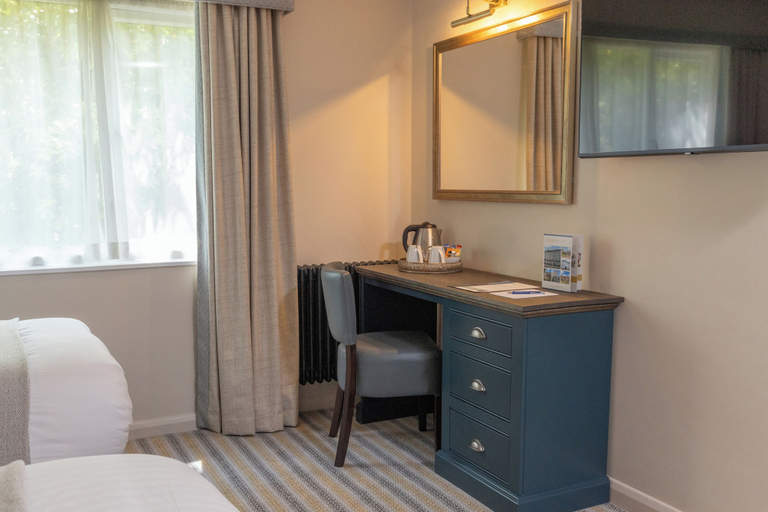 Bathroom 5, Thatchers Hotel, Surrey
