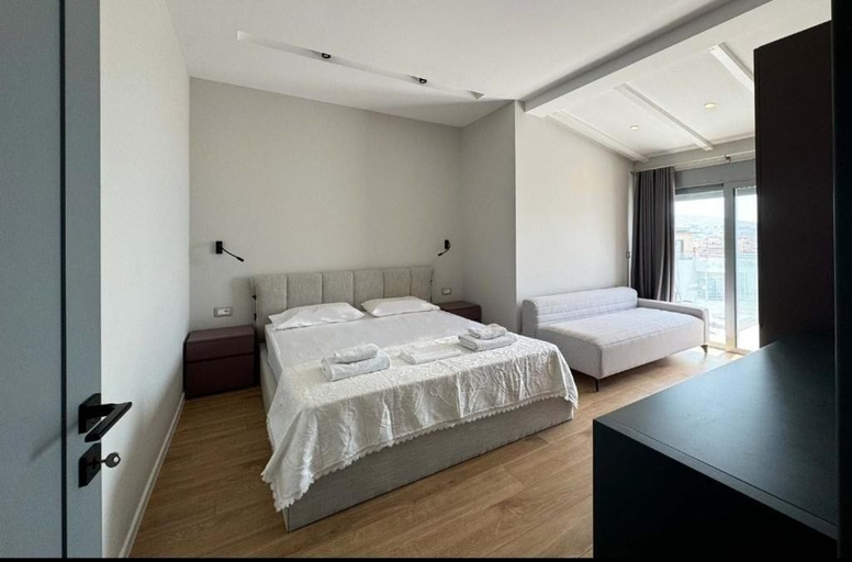 Room 2, Elite Sea View Jacuzzi Penthouses, Sarandës