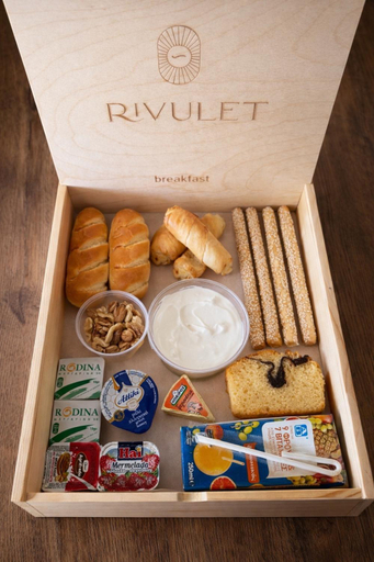Food & Drinks 5, Rivulet Apartments, Ionian Islands