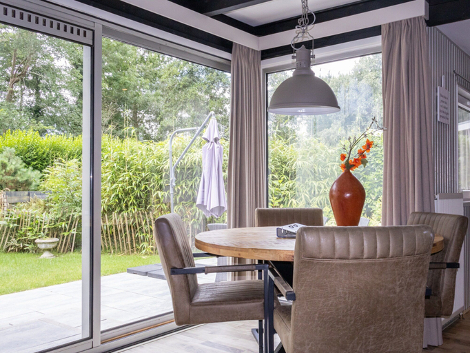 Dining 5, House & More Near the Ijsselmeer, Lemsterland