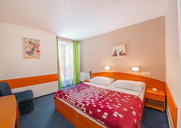 Bedroom 2, Relax hotel FIM, Liptovský Mikuláš