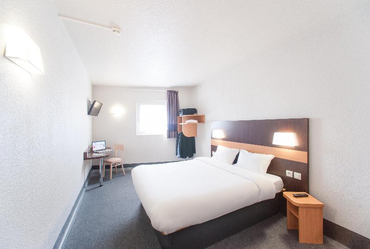 Bedroom 3, B&B HOTEL Nimes Centre Arenes, Gard