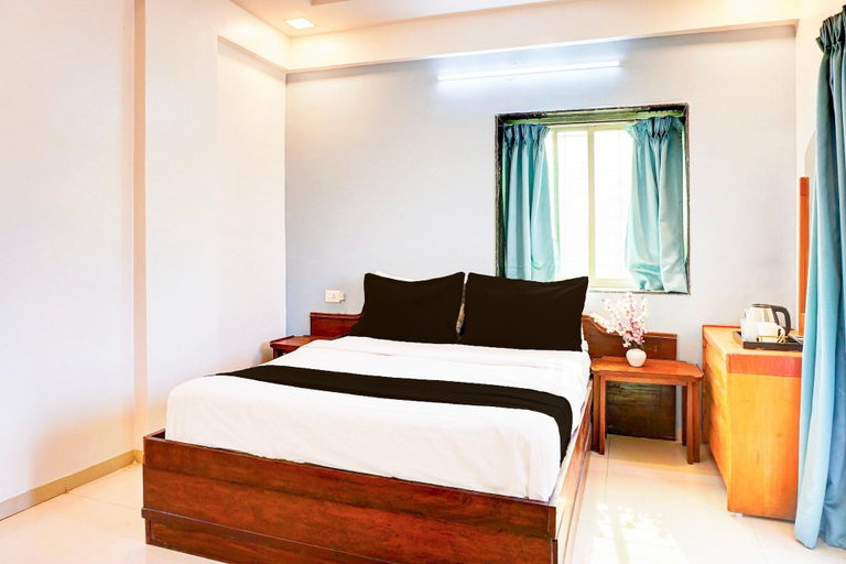 Room 3, Classic With Balcony Ubale Nagar, Pune