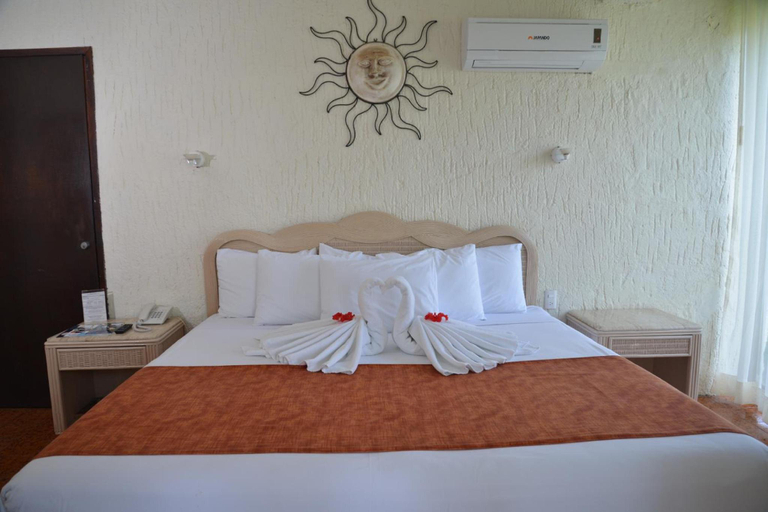 Bedroom 2, Cabo Blanco Hotel and Marina, Cihuatlán