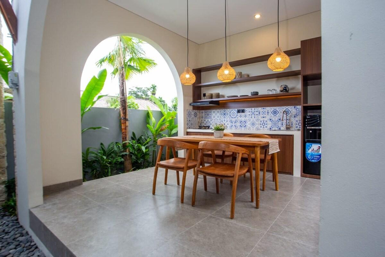 Food & Drinks, Trident-2 Three-bedroom Villa in Batu Bolong , Badung