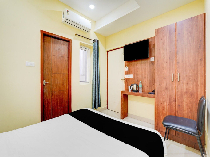 Room 3, Deluxe Super Collection O Vadapalani, Chennai