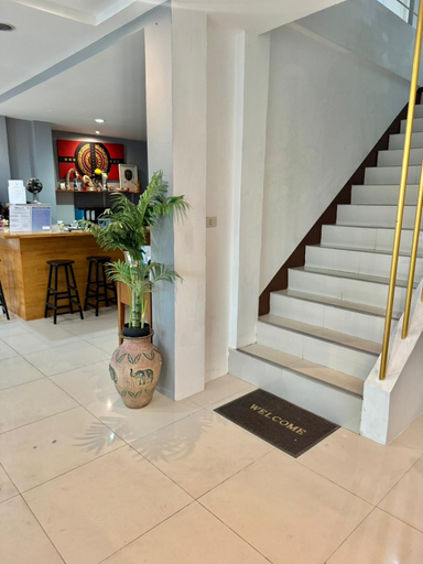 Others 5, LaXenia, Pulau Phuket