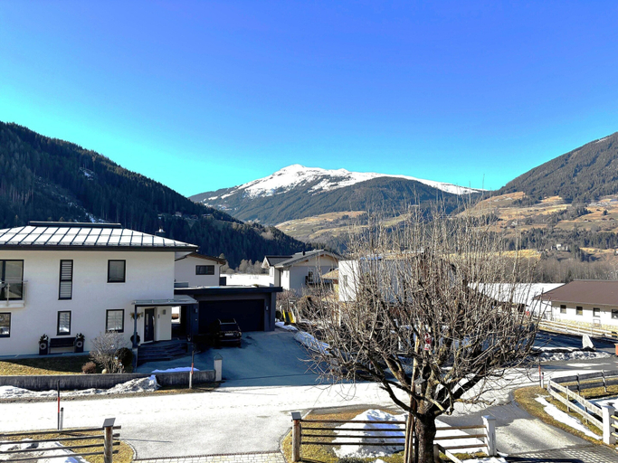 View from property 4, Apartment in a quiet location with beautiful view, Zell am See