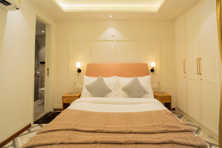 Room 5, ELIVAAS Solace Teal 5 BHK Villa, North Goa