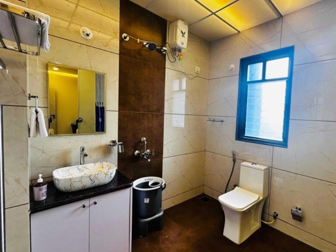 Bathroom 4, Townhouse Oak Pawana Road Lonavala, Pune