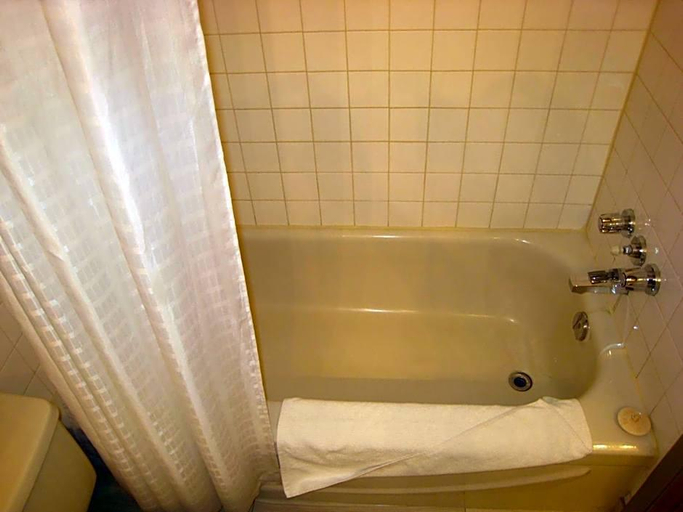 Room 3, Heritage Inn Cranbrook, East Kootenay