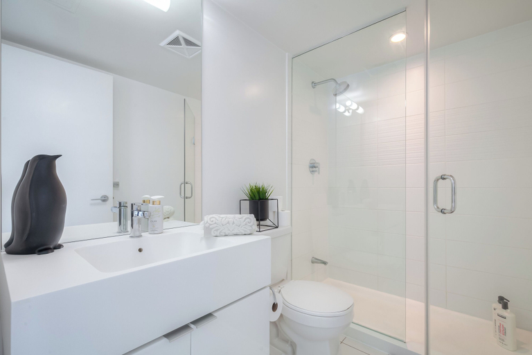 Bathroom 3, Skyforge Suites, Toronto