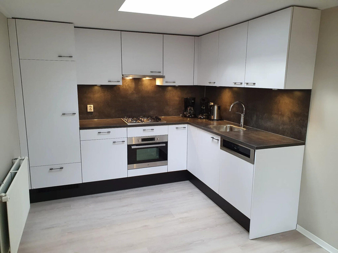 Private kitchen, 6-person Comfort Bungalow With Sauna, Barneveld