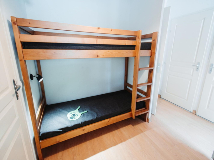 Room 3, Cozy 2-bedroom Apartment for 4 People, Ariège