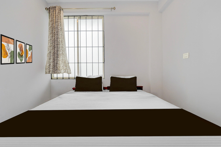 Room 4, Hotel O Pukkattupady Aluva East, Ernakulam