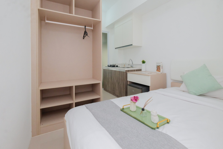 Bedroom 3, Homey and Minimalist Studio Room at Apartment Vittoria Residence By Travelio, Jakarta Barat