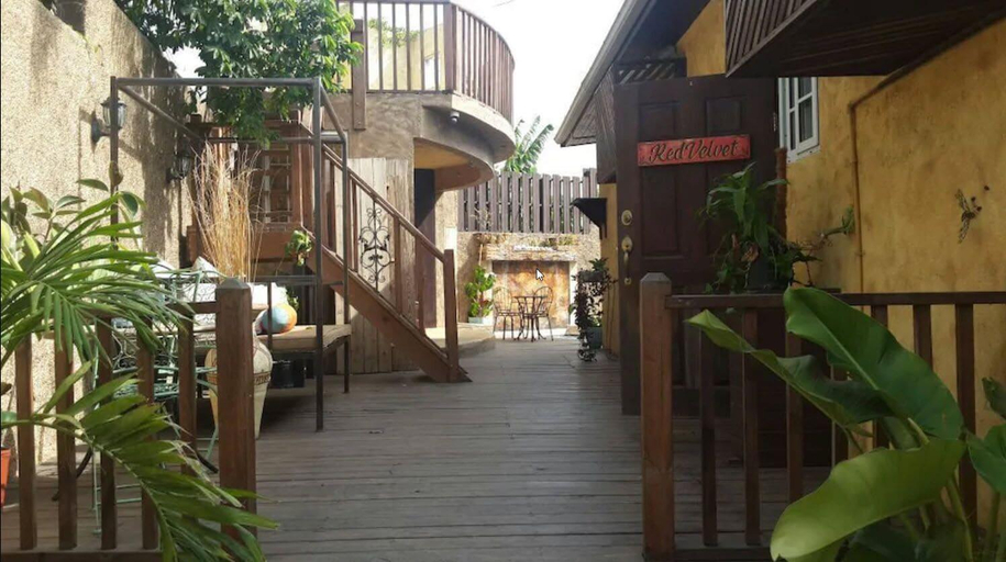 Public Area, One32 Guest House
