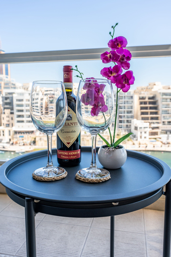 Food and drink, Giuliani Apartments, St Julian's