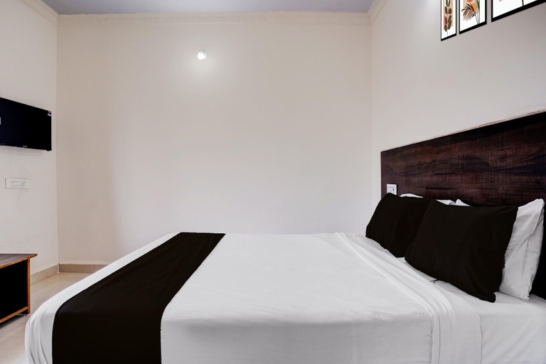 Room 3, Super Collection O Sunset Point PB Road, Dharwad