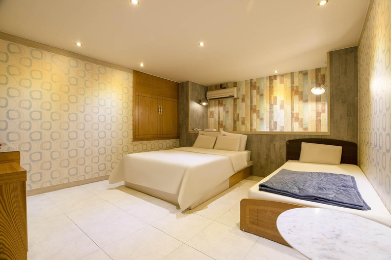 Bedroom 4, Sinchon Fiona, Seodaemun
