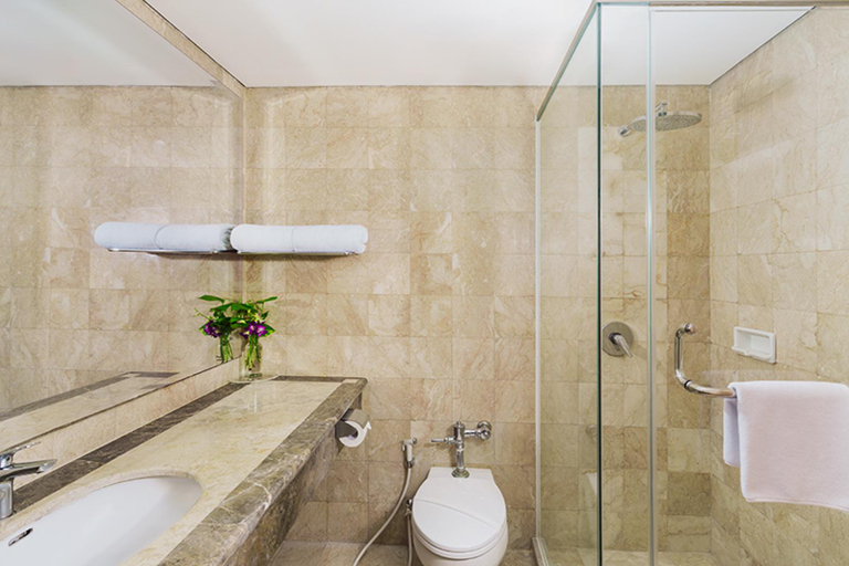 Bathroom 5, Grand Cempaka Business Hotel, Central Jakarta
