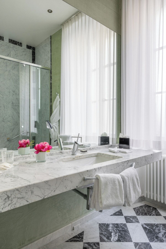 Bathroom 4, Hotel Le Place d'Armes - Relais & Châteaux, Luxembourg