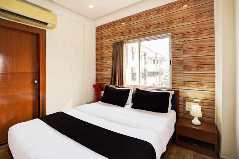Room 4, Super Collection O Airport Road Hotel, Ahmadabad
