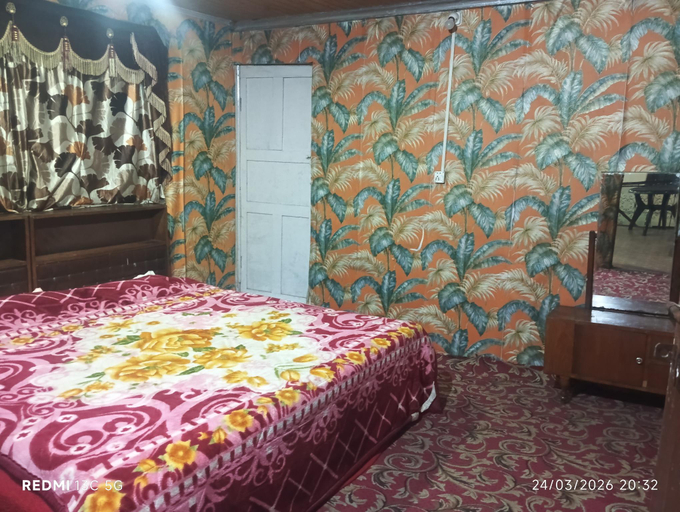 Bedroom 2, Hotel New Shalimar, Srinagar