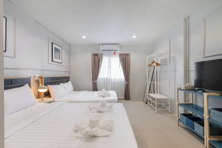Room 3, FunnD Bts Onnut 5Beds NetflixYouTube, Phra Khanong