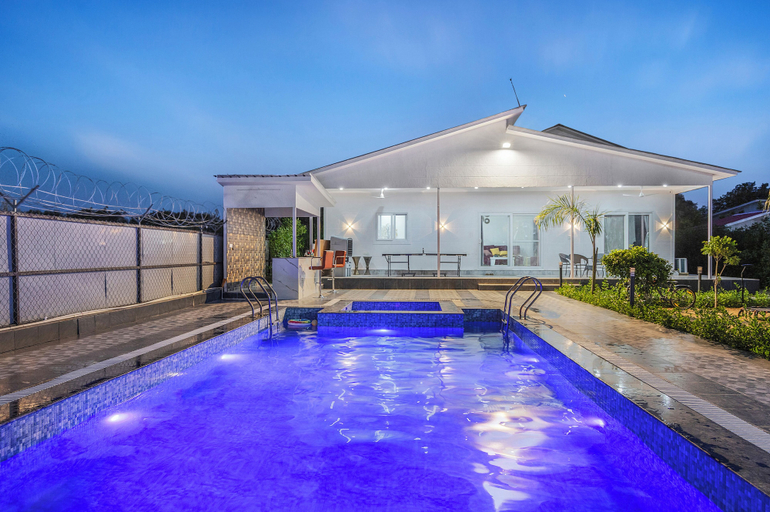 Pool 4, Alaya Stays Vashisht Villa Petfriendly, Gautam Buddha Nagar