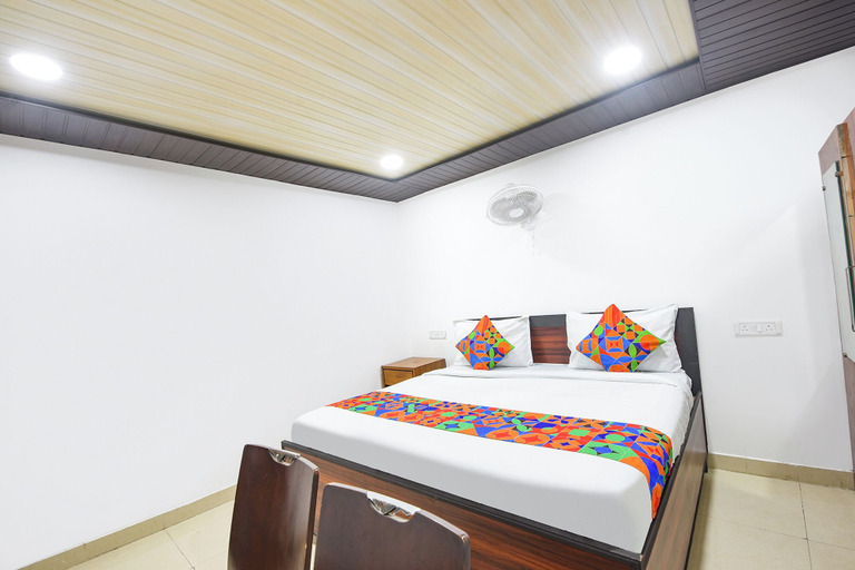 Room 5, Fabhotel Yatri Inn, Gautam Buddha Nagar
