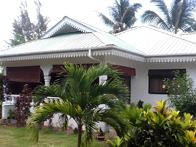 Exterior & Views 4, Coco Bay Guest House