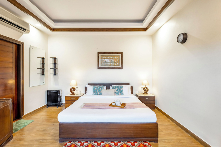 Room 2, ELIVAAS Lakeview Manor 5 BHK, Nainital