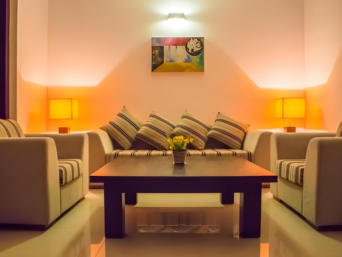 Others, Villa Upper Dickson , Galle Four Gravets