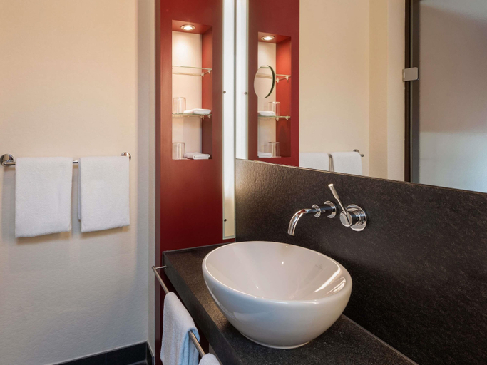 Bathroom 5, Mövenpick Hotel Münster, Münster
