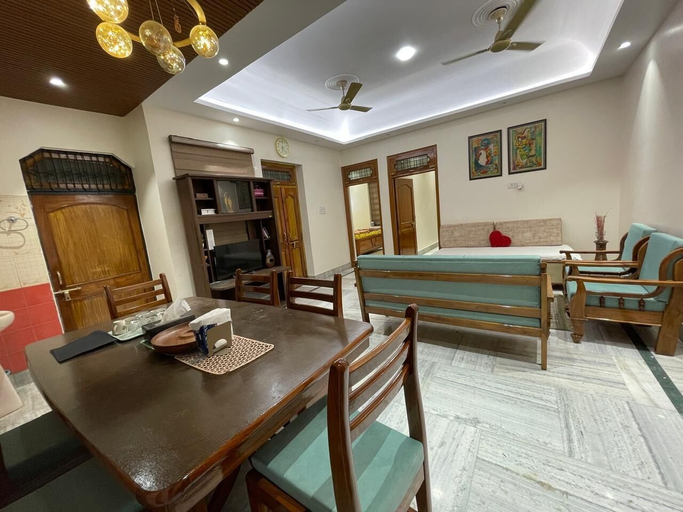 Dining, Lalit Villa Luxury Geeta Niwas, Kaushambi