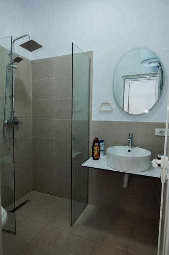 Bathroom 2, Villa new bazaar, Tiranës