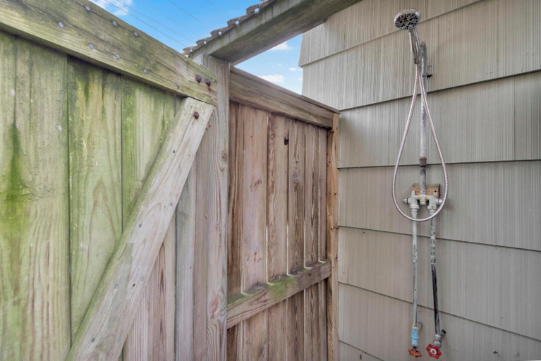 Bathroom shower, Seagull Drive 38747, Sussex