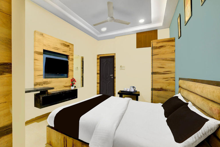 Room 5, Collection O Vrindavan Palace Colony, Indore