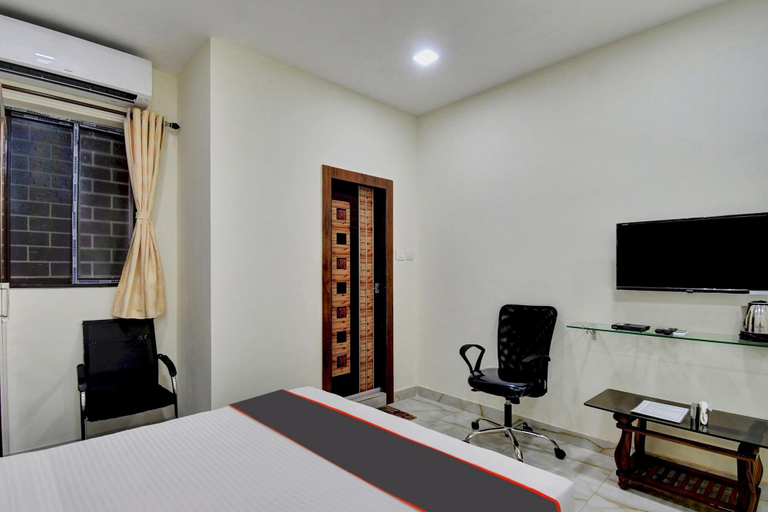 Room 4, Collection O G.N Palace, Kolkata