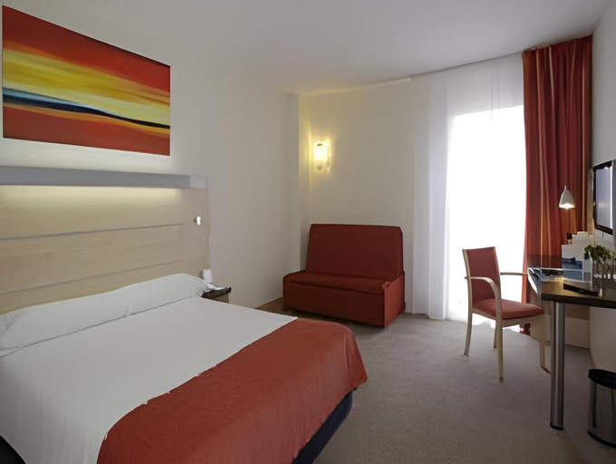 Bedroom 4, B&B Hotel Girona 3 (90679182), Girona